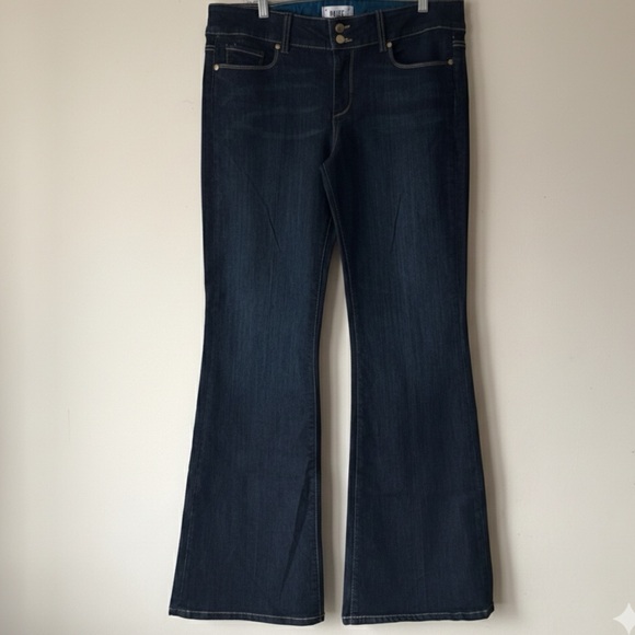 PAIGE Hidden Hills Petite Carson Bootcut Dark Wash Jeans Size 33/ 31 Inch Inseam - Picture 2 of 13